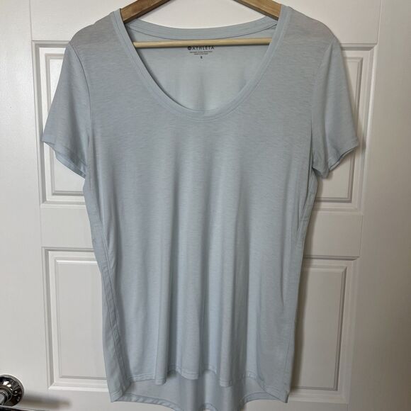 Athleta Essence Vital Tee Short Sleeve Athletic Shirt Size Small Light Blue - Picture 1 of 3